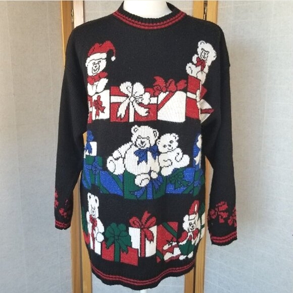 Christmas Sweater Size Medium Holiday Time Bears and Boxes